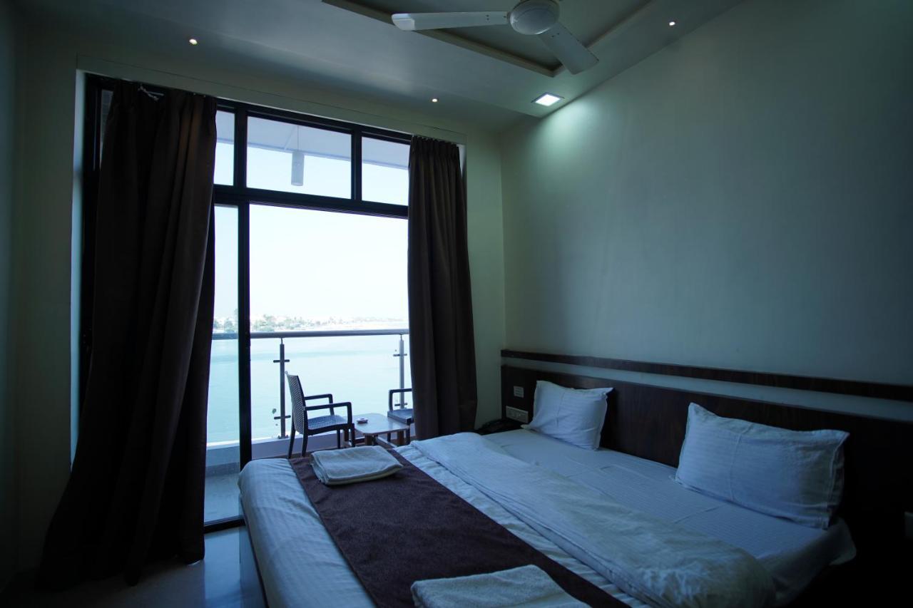 Apana Hotel Diu Luaran gambar