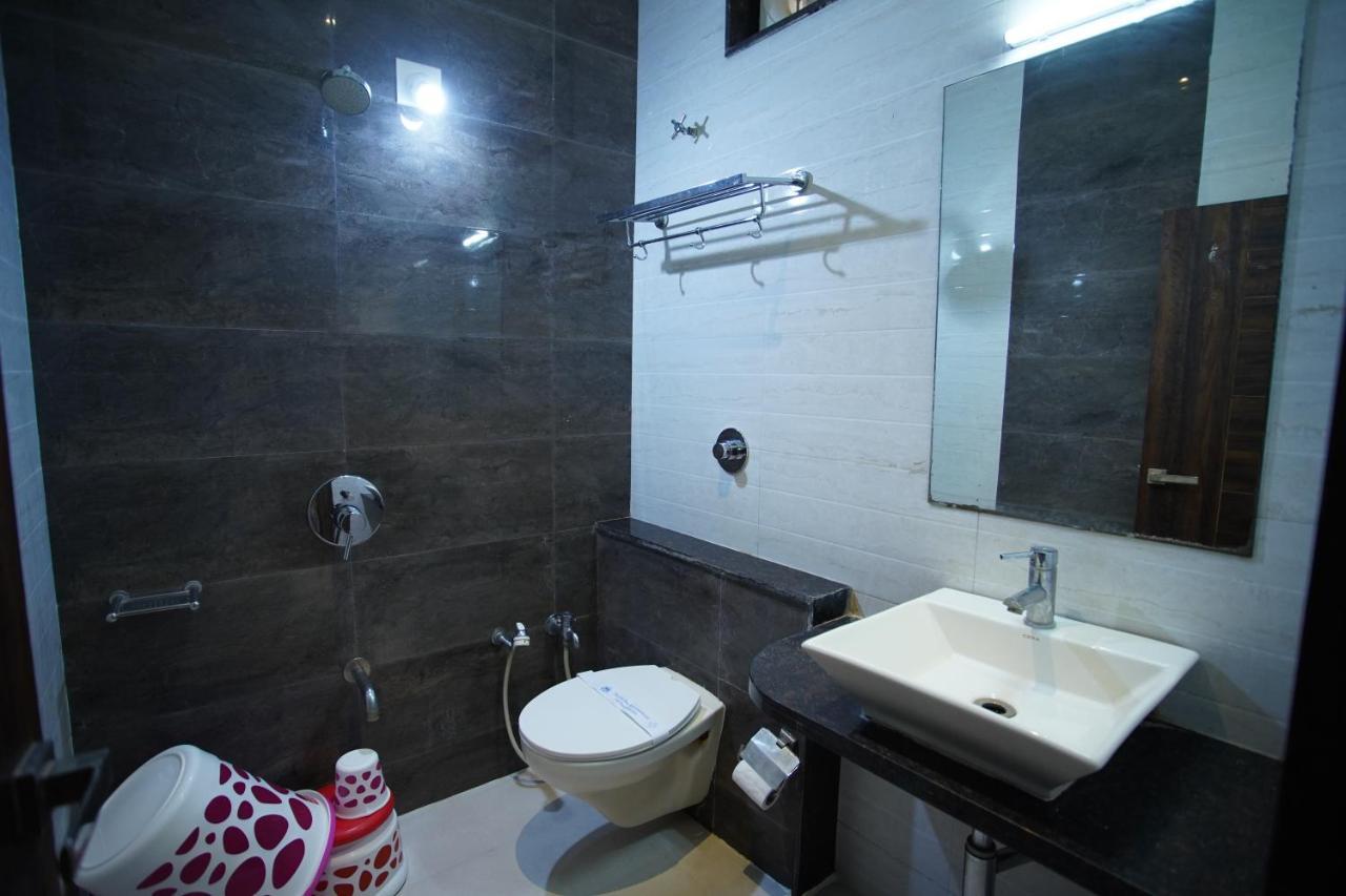 Apana Hotel Diu Luaran gambar